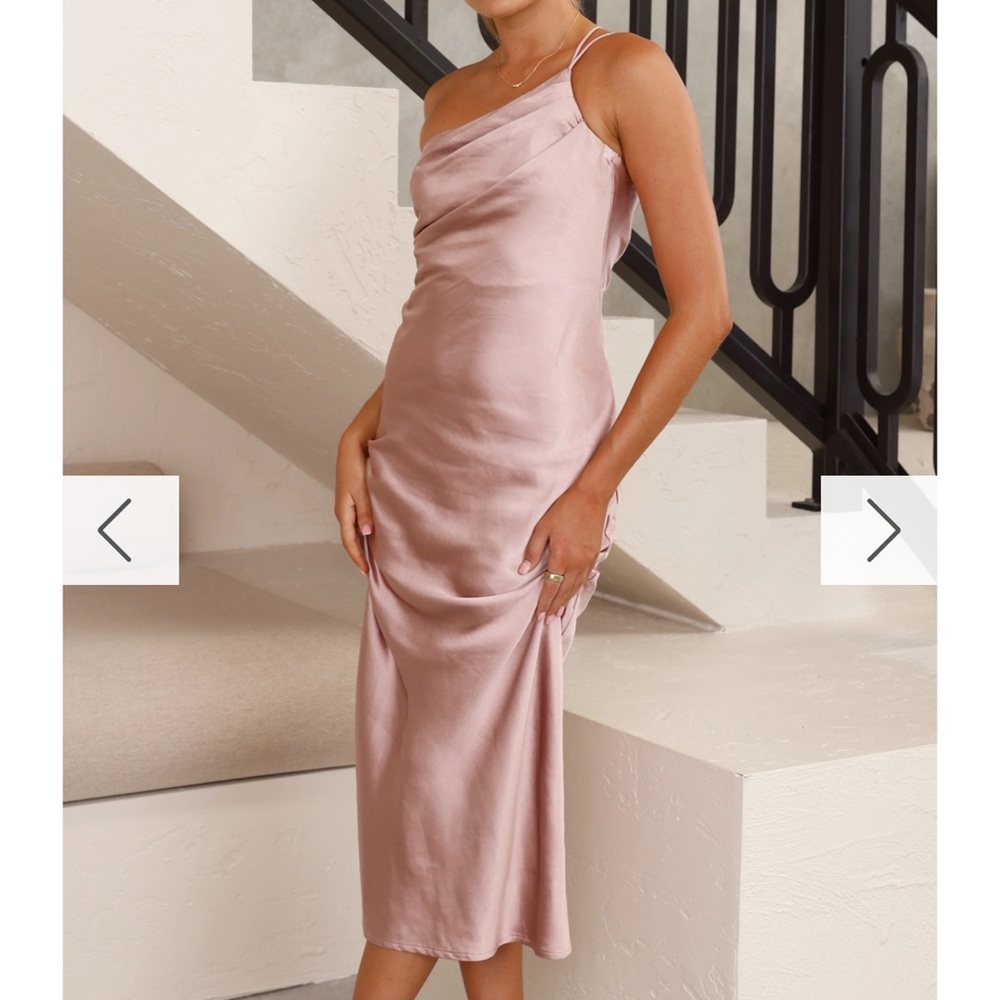 Elegant One-Shoulder Satin Dress